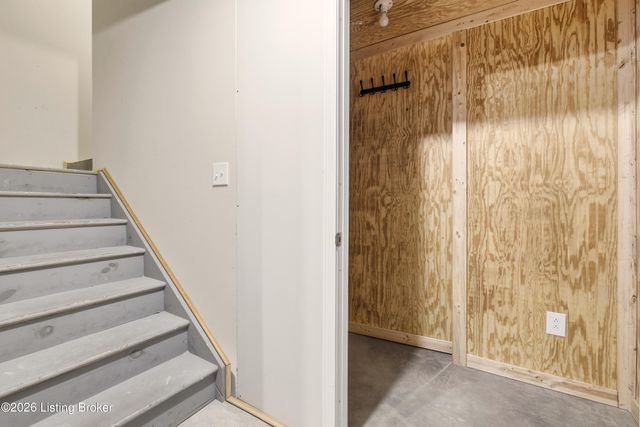 1129 Cherry Hollow Rd, La Grange, KY 40031