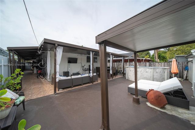 875 E 29th St, Hialeah, FL 33013