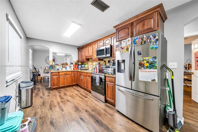 875 E 29th St, Hialeah, FL 33013