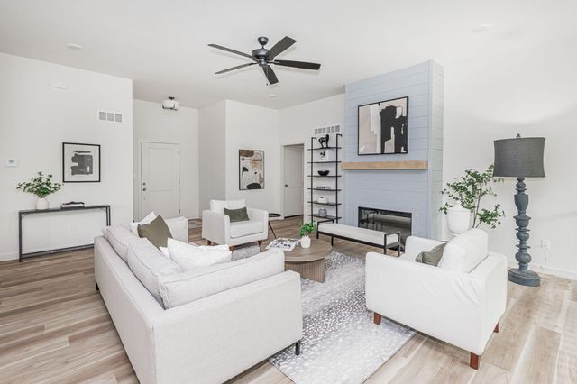 5012 MODESTO DR, Columbia, MO 65203