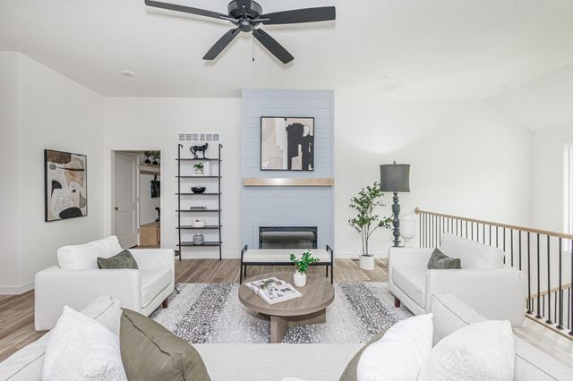 5012 MODESTO DR, Columbia, MO 65203