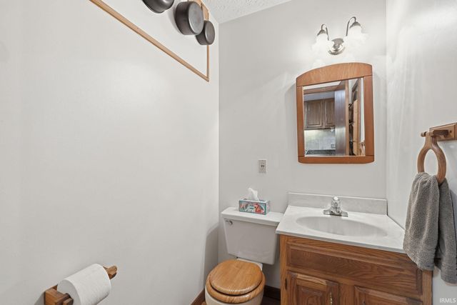 946 E Chambers Pike, Bloomington, IN 47408