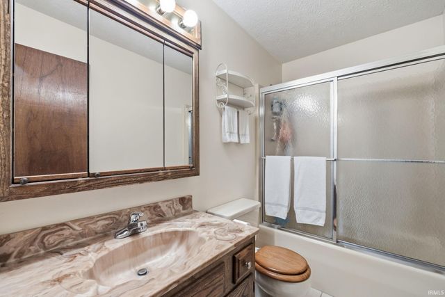 946 E Chambers Pike, Bloomington, IN 47408