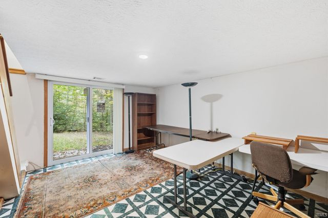 946 E Chambers Pike, Bloomington, IN 47408