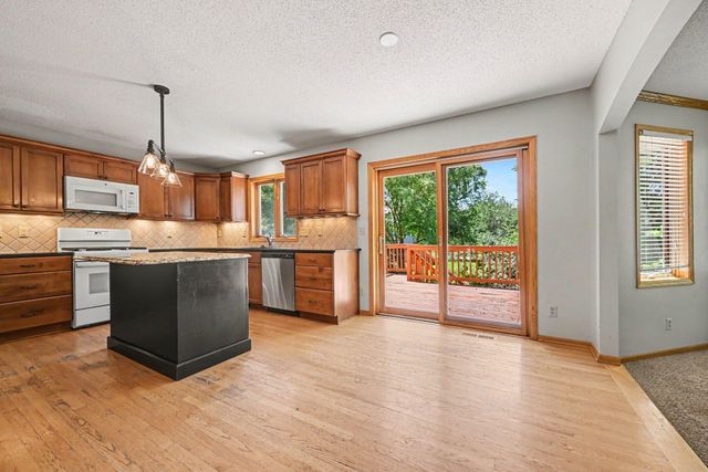 3850 Jamestown Curve, Woodbury, MN 55129
