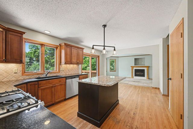 3850 Jamestown Curve, Woodbury, MN 55129