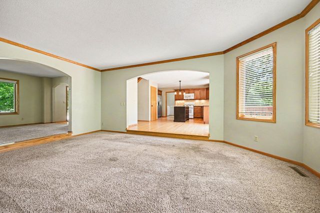 3850 Jamestown Curve, Woodbury, MN 55129