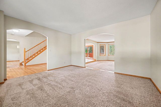 3850 Jamestown Curve, Woodbury, MN 55129