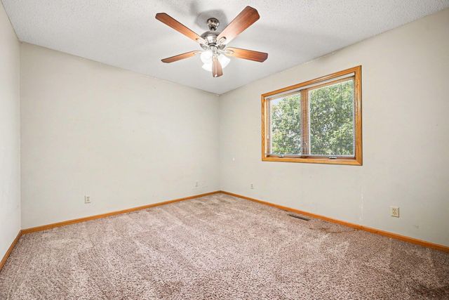 3850 Jamestown Curve, Woodbury, MN 55129