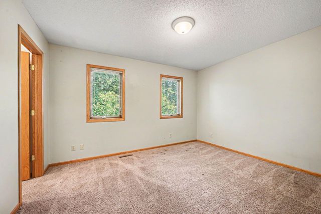 3850 Jamestown Curve, Woodbury, MN 55129