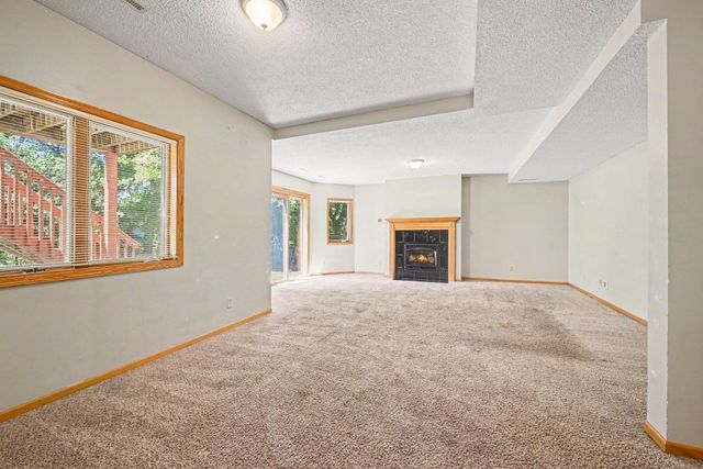 3850 Jamestown Curve, Woodbury, MN 55129
