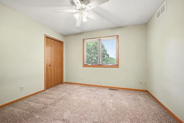 3850 Jamestown Curve, Woodbury, MN 55129