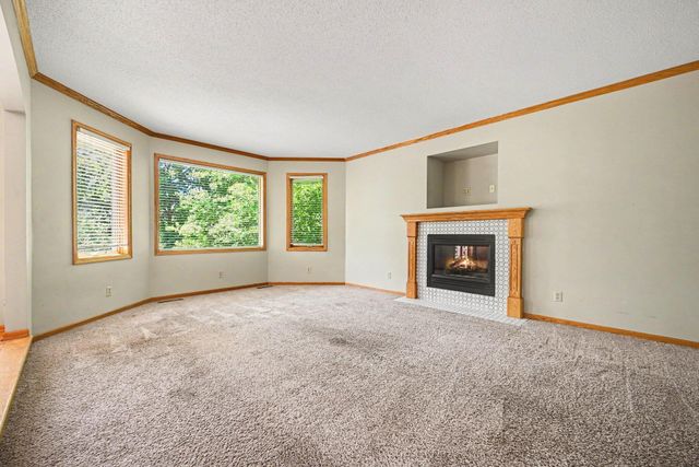 3850 Jamestown Curve, Woodbury, MN 55129