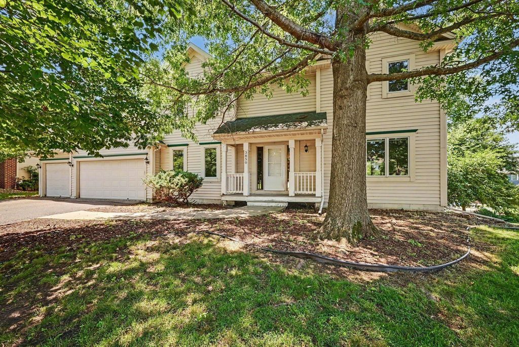 3850 Jamestown Curve, Woodbury, MN 55129 — photo 2