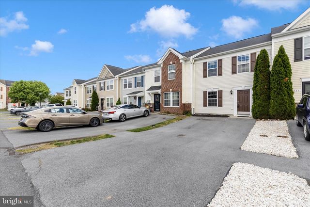 35 FAST VIEW DR, Martinsburg, WV 25404