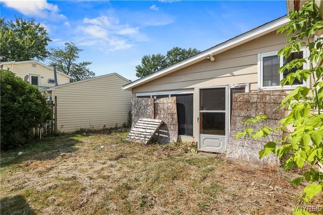 275 Pine Street, Lockport City, NY 14094