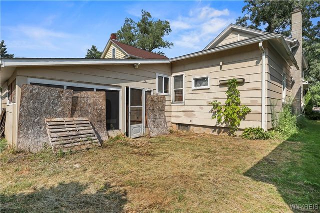 275 Pine Street, Lockport City, NY 14094