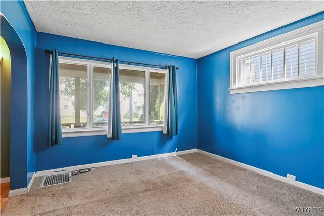 275 Pine Street, Lockport City, NY 14094