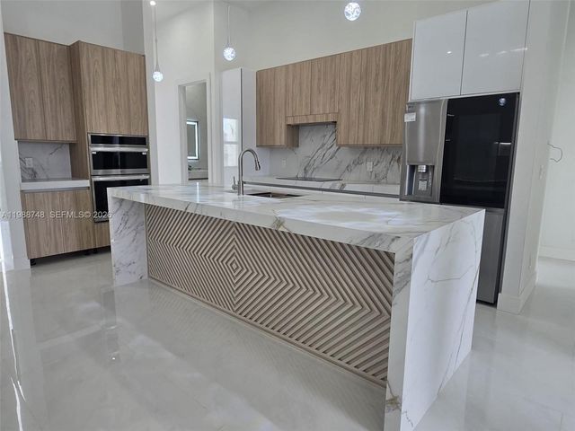 2006 Nelson RD N, Cape Coral, FL 33993