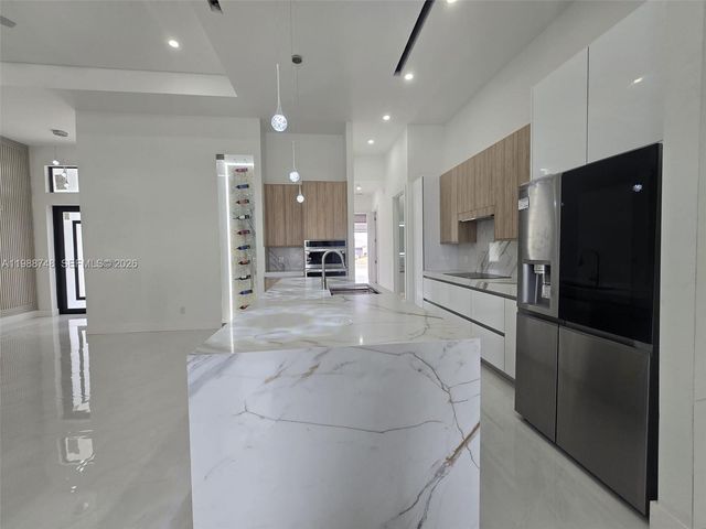 2006 Nelson RD N, Cape Coral, FL 33993