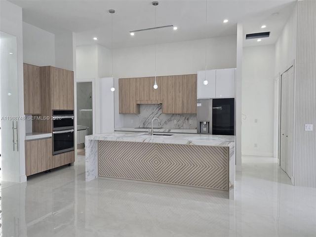 2006 Nelson RD N, Cape Coral, FL 33993