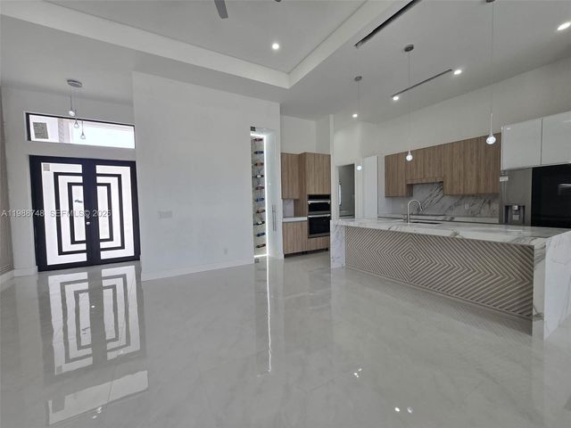 2006 Nelson RD N, Cape Coral, FL 33993