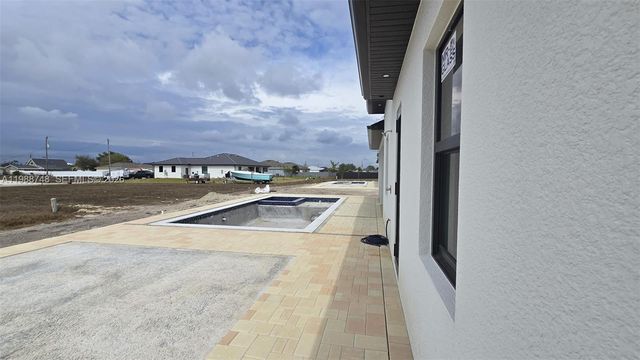 2006 Nelson RD N, Cape Coral, FL 33993