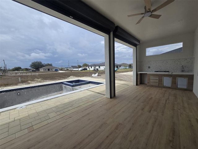 2006 Nelson RD N, Cape Coral, FL 33993