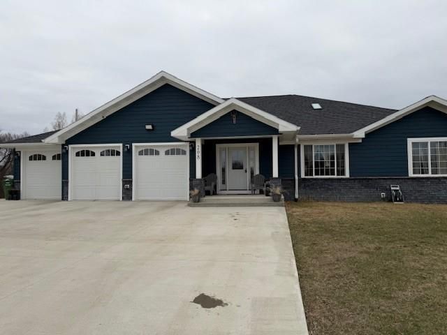 208 S Delaware Court, Fulda, MN 56131