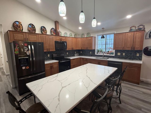 208 S Delaware Court, Fulda, MN 56131