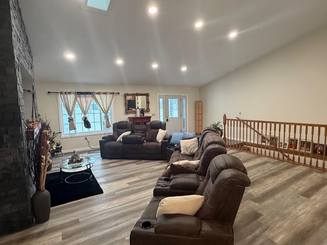 208 S Delaware Court, Fulda, MN 56131