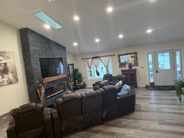 208 S Delaware Court, Fulda, MN 56131