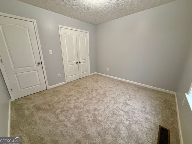 215 Seminary Ridge, Griffin, GA 30224