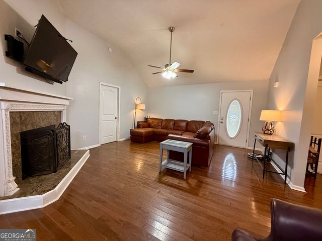 215 Seminary Ridge, Griffin, GA 30224