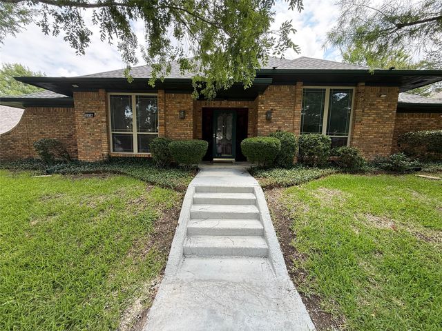 2918 Apple Valley Drive, Garland, TX 75043