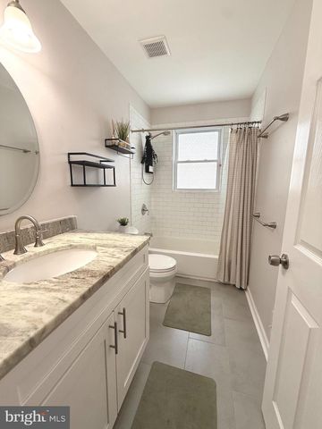 1319 49TH ST NE, Washington, DC 20019