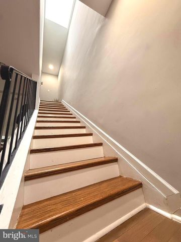 1319 49TH ST NE, Washington, DC 20019