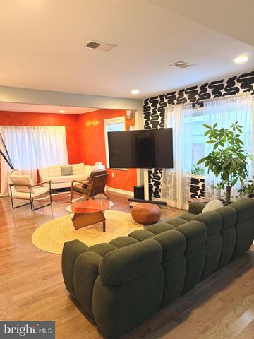 1319 49TH ST NE, Washington, DC 20019