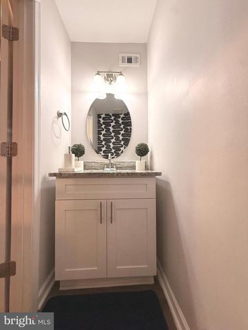 1319 49TH ST NE, Washington, DC 20019