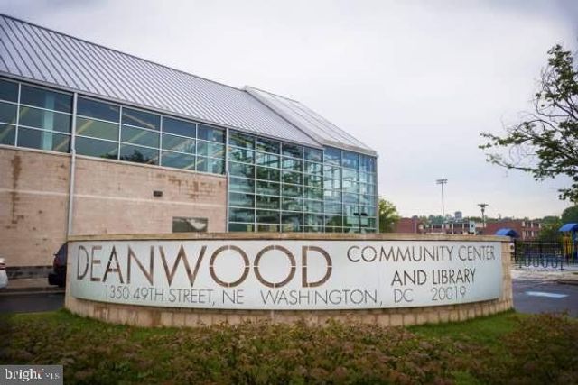 1319 49TH ST NE, Washington, DC 20019