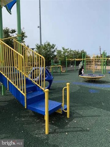 1319 49TH ST NE, Washington, DC 20019