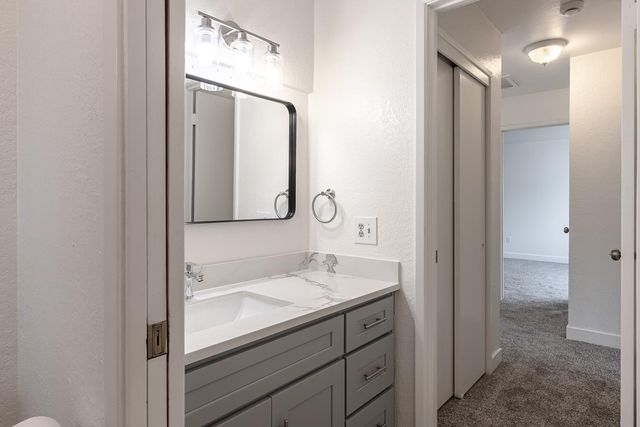 1128 Diablo Ave, Modesto, CA 95358