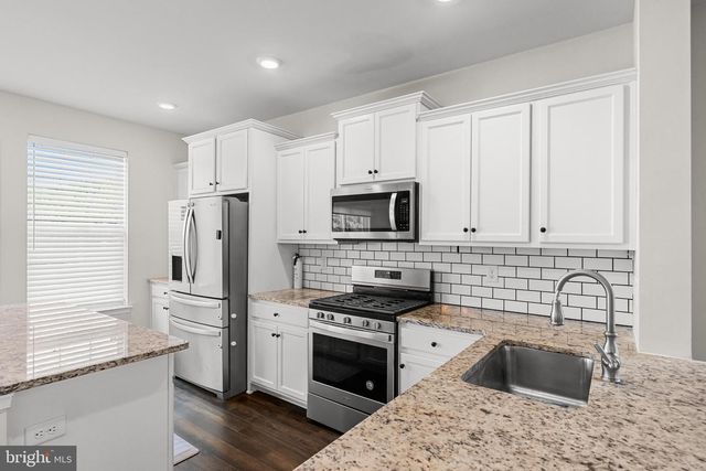 2 NAPLES LN, Mount Laurel, NJ 08054