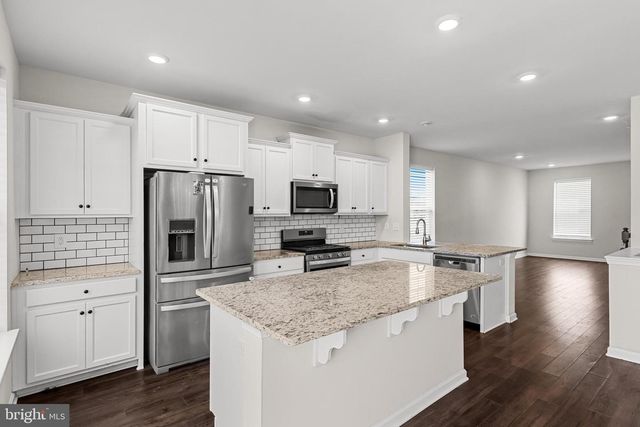 2 NAPLES LN, Mount Laurel, NJ 08054