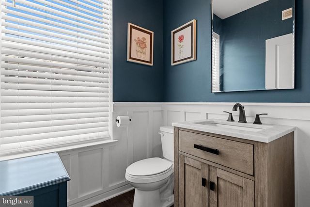 2 NAPLES LN, Mount Laurel, NJ 08054