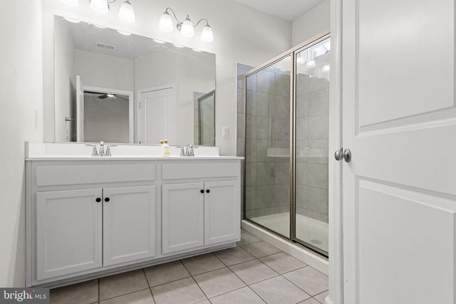 2 NAPLES LN, Mount Laurel, NJ 08054