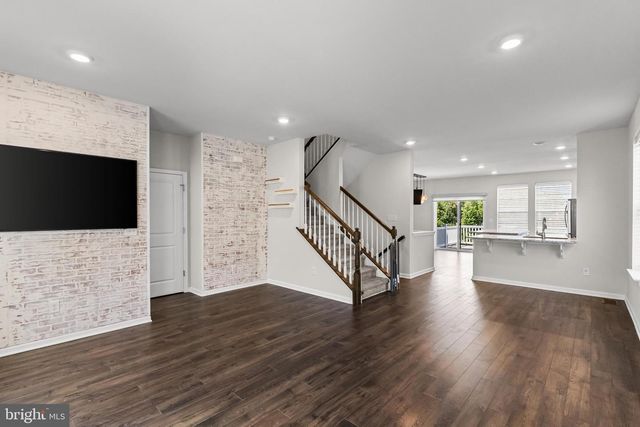 2 NAPLES LN, Mount Laurel, NJ 08054