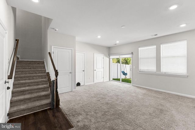 2 NAPLES LN, Mount Laurel, NJ 08054