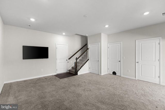 2 NAPLES LN, Mount Laurel, NJ 08054