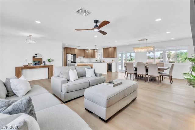 3485 Shamrock Avenue, Las Vegas, NV 89120